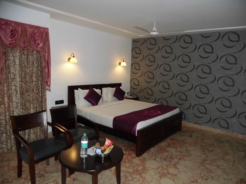 Lakshmi Hotel Thanjavur Quarto foto