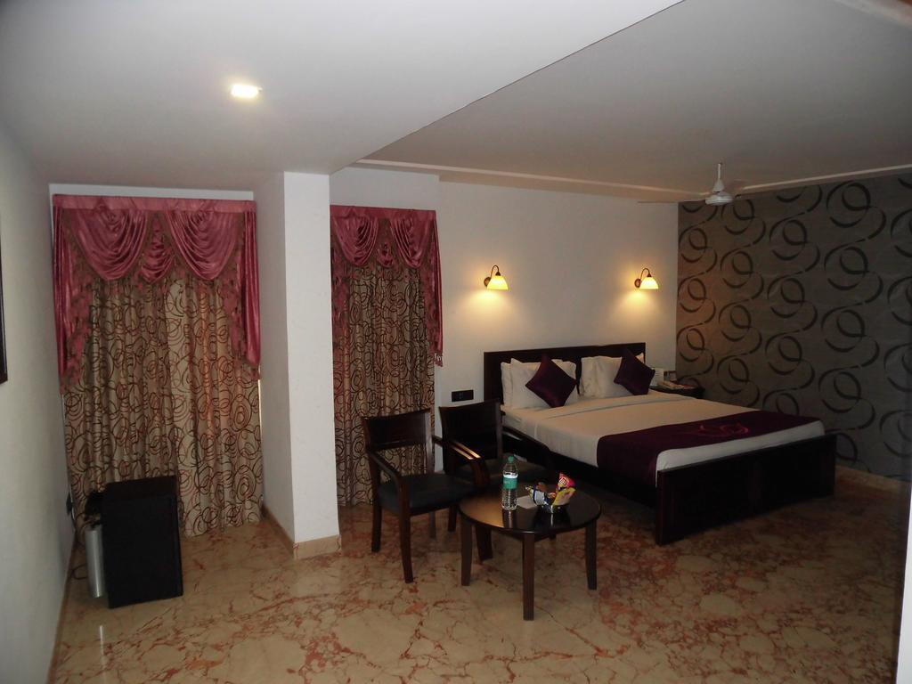 Lakshmi Hotel Thanjavur Quarto foto