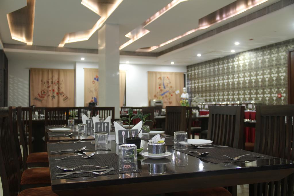Lakshmi Hotel Thanjavur Exterior foto