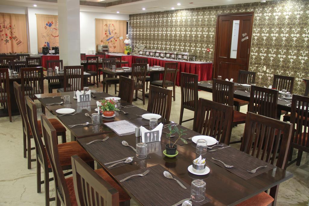 Lakshmi Hotel Thanjavur Exterior foto