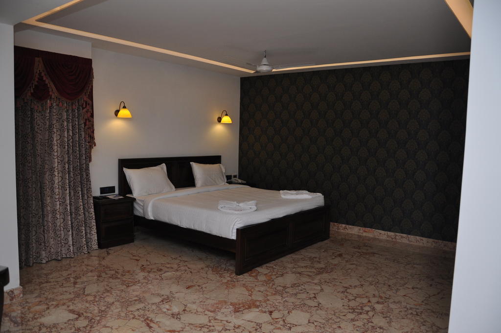 Lakshmi Hotel Thanjavur Quarto foto